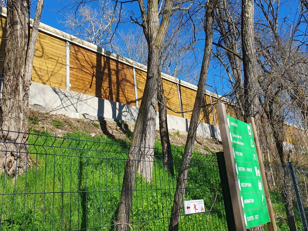 Ecran-anti-bruit-camping-1024x1024